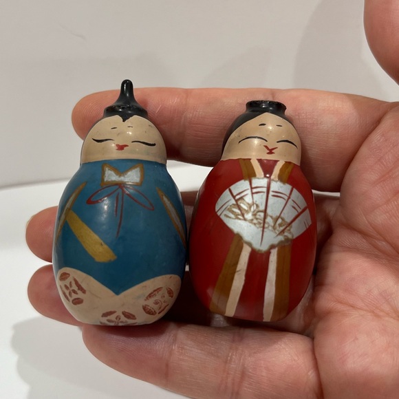 Japan Vtg Kokeshi Doll Couple Pair Round Kimono Wood Set Ouchi Nuri Mini Figure - Picture 7 of 9